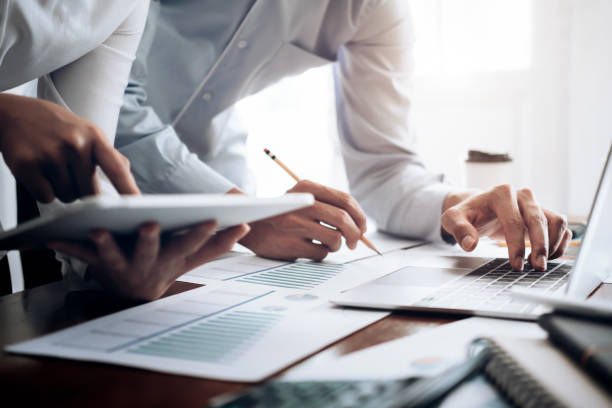 代理会计对企业财务报表有何优化建议？